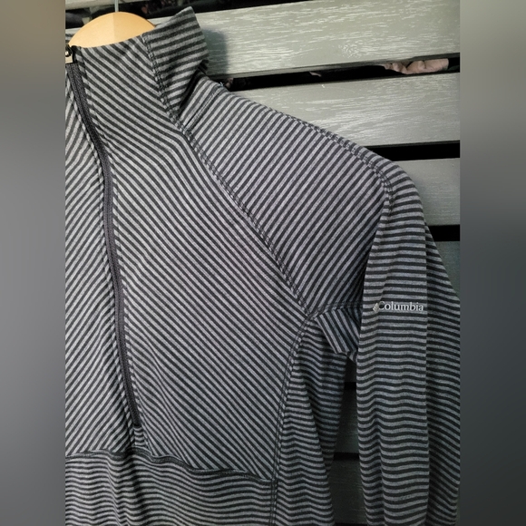 Columbia Black and Gray Striped Quarter Zip Long Sleeve Shirt - Size XS - NWOT - Picture 6 of 7
